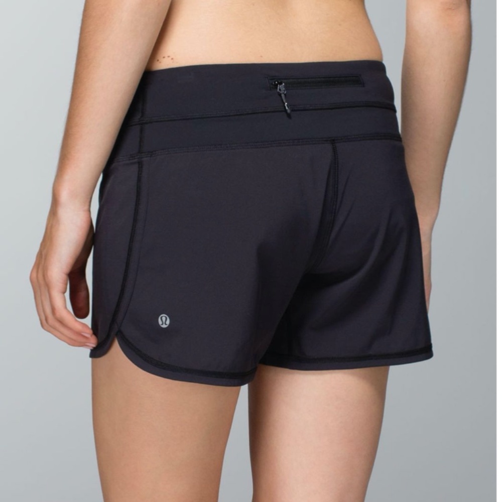 lululemon Groovy Run Short • Size 6
